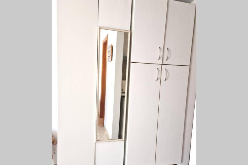 شقة توريمولينوس  في Calmahouse Carihuela المظهر الخارجي الصورة